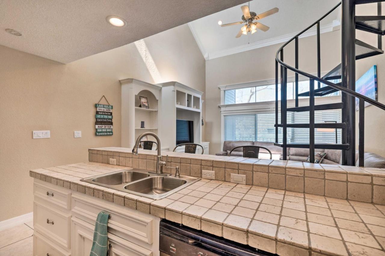 Idyllic Montgomery Condo With Pool And Lake View! Eksteriør billede