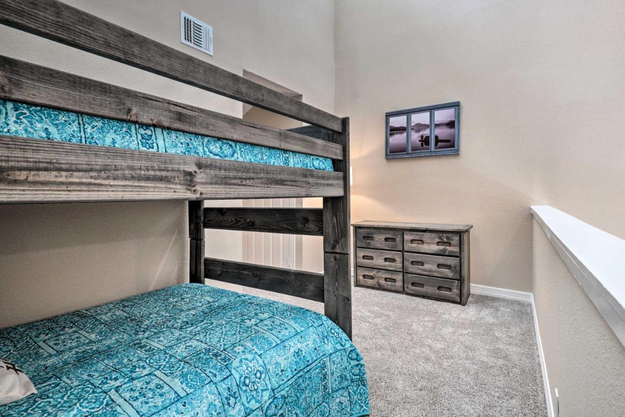 Idyllic Montgomery Condo With Pool And Lake View! Eksteriør billede