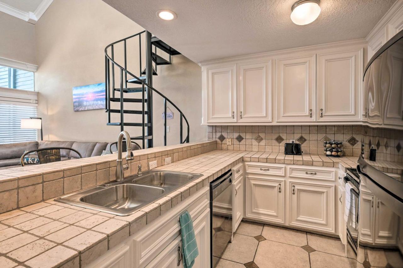Idyllic Montgomery Condo With Pool And Lake View! Eksteriør billede